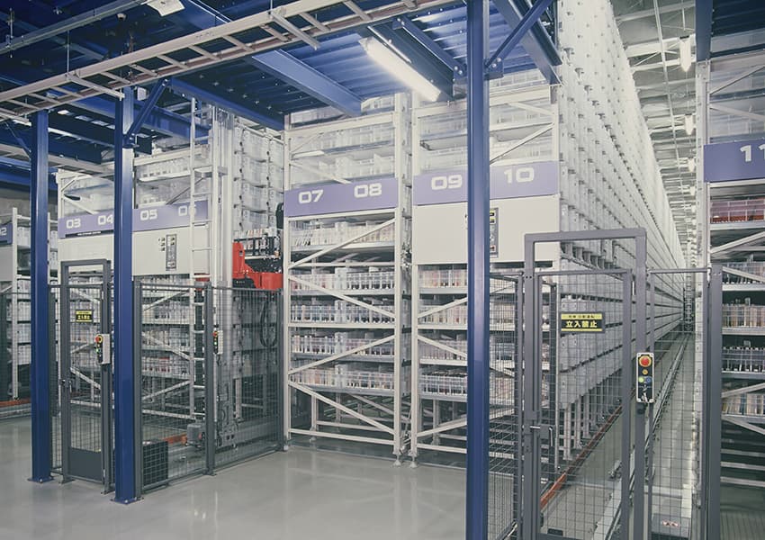 The mini load AS/RS at the Kansai-kan of the National Diet Library