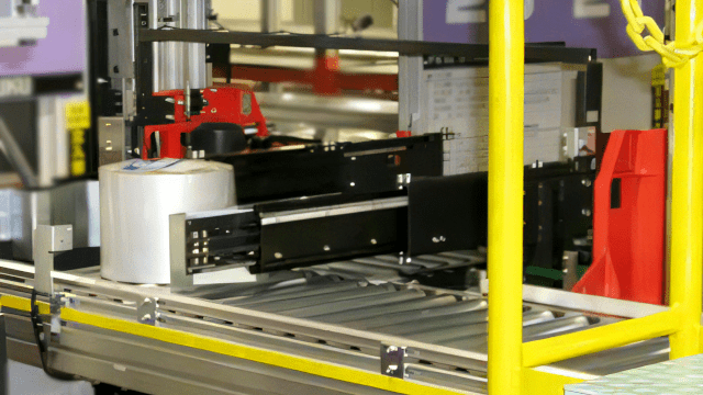 Roll handling extractor